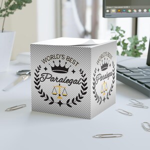 World&#39;s Best Paralegal Gift Note Cube, Law Clerk Desk Decor, Lawyer Assistant Office Supplies, Attorney Notepad Set