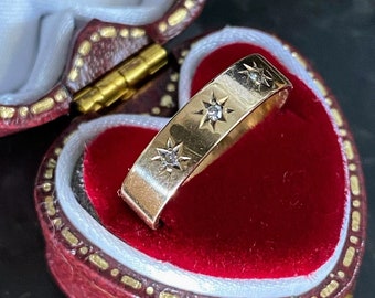 9ct Vintage Yellow Gold & Diamond Ring