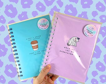 Coffret cadeau bloc-notes – « Attends, laisse-moi penser à ça » et « D'abord je bois le café, puis je fais les choses » – Joli ensemble de papeterie, fait main