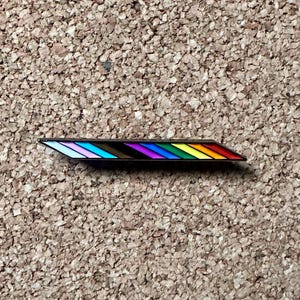 Minimalistische regenboog emaille pin - LGBTQ Pride-accessoires