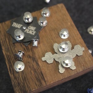 Pack of 5 Locking Clutch Pin Backs, Pin Fasteners Set, Safety Pin Keepers, Pin Closure Guards