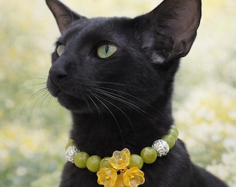 Golden Meadow Cat Collar – Natural Olive Green Peridot Beads with Yellow Flower Accent