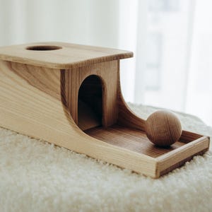 Montessori – pudełko na przedmioty trwałe | Zabawka z piłką | Wczesny rozwój edukacyjny 8 m+