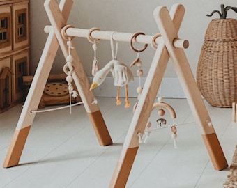 Centre d'activités en bois pour nouveau-né Montessori pour bébé, cadre de gymnastique pour bébé avec ballon sensoriel et jouets suspendus, cadeau parfait pour une baby shower