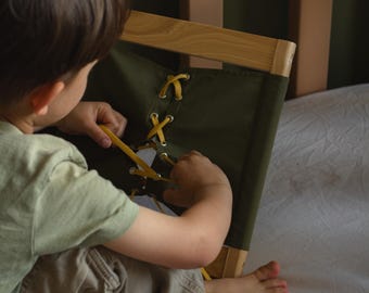 Conjunto básico de marcos de vestir Montessori / 1 marco de madera + 6 accesorios / Juguete de motricidad fina expandible para niños de 3 años en adelante