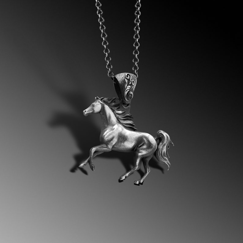 Collar con colgante de caballo de plata de ley hecho a mano, joyería animal para hombre imagen 4