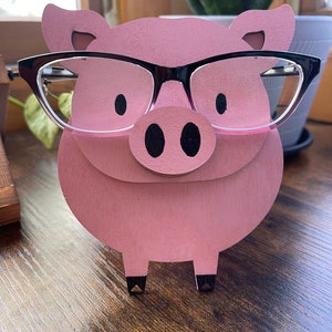 Pig Eyeglass Holder. Gifts. Holidays. Special Occasions