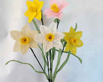 Französische Perlen Narzisse Blumenschmuck: Handgemachtes Wohndekor (40 cm)