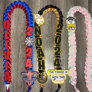Elk thema Afstuderen lei, Hawaiiaans lint lei, afstudeercadeau, gepersonaliseerd afstudeercadeau, lei middelbare school, hogeschool lei, elke kleur lei
