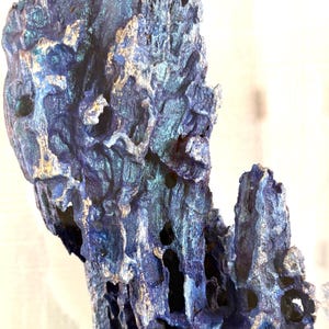 Mysterious 'Alien Object' Sculpture - in display case 60 x 17 x 17cm