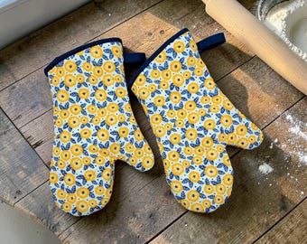 Marigold Collection Quilted Oven Mitts | Insulated Cotton, Set of 2