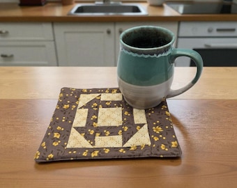 Posavasos/taza para café o té con diseño acolchado Churn Dash; regalo; hecho a mano; patchwork; estilo rústico; cottagecore
