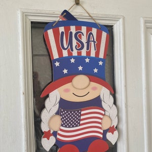 Signe de couronne en bois de gnome patriotique de fille des Etats-Unis, suspension murale, accroche-porte de porte d'entrée, décoration d'intérieur