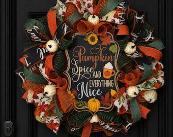 Ghirlanda autunnale di spezie di zucca con cartello / Ghirlanda di rete di spezie di zucca e tutto il resto / Decorazione autunnale per porta d'ingresso per gli amanti del caffè