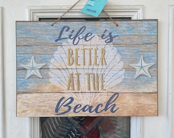 Placa "A Vida é Melhor na Praia" 13x9 Decoração Costeira Arte de Parede para Casa de Praia Enfeite de Porta de Verão Tema Oceano Placa de Varanda Presente para Quem Gosta de Praia