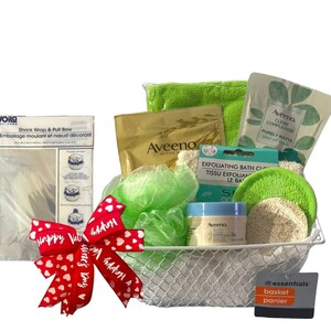Aveeno Body Wash Gift Set 60 Gift Ideas for 2024