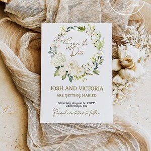 Bruiloftsdatumsjabloon met witte rozen. Bloemen save-the-date-kaarten. Tropical save our date. Trouwaankondiging. Victoria
