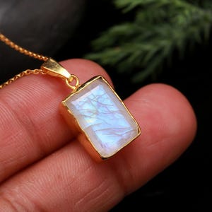 Blå prålig regnbågsmånsten rektangelhänge, naturlig regnbågsmånsten åttkantig, 925 silversmycken, smycken med födelsesten i juni, present till henne