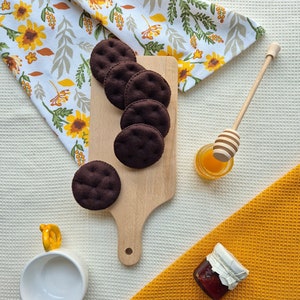 Yummy Felt Choco Cracker – A Sweet Treat for Playtime! Pretend Play Breakfast Food, Toy Kitchen, Restaurant, Educational Toy, Montessori