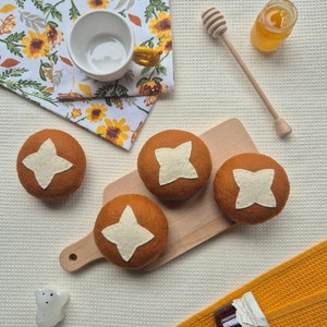 Authentic Felt Pretzel Bun Laugenbrötchen – A Taste of Germany for Playtime! Pretend Play Breakfast Food, Toy Kitchen, Restaurant, Shop