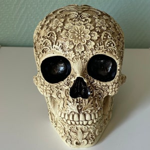 Carved decorative ornate skull image 2