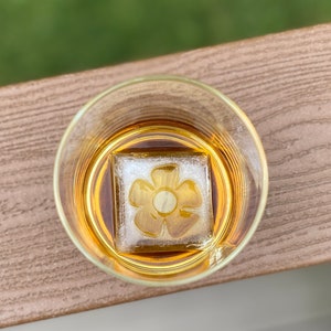 Flower Ice Cube Mold - For The COOL Plant Lover In Your Life.