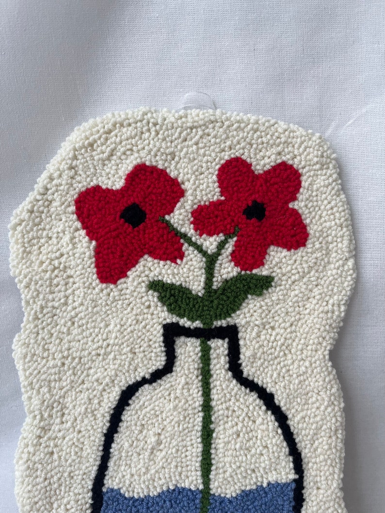 Gift For Girlfriend Or Wife, Minimalist Housewarming Gift, Handmade Flowers Wall Hanging, Soft Minimalist Wall Decor, Red Green Flowers image 2