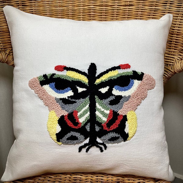 Juste conception de taie d'oreiller, cadeau de fête des mères, oreiller de poinçon décoratif avec motif papillon, oreiller d'aiguille de poinçon, conception d'oreiller touffeté minimaliste