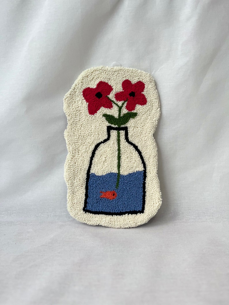 Gift For Girlfriend Or Wife, Minimalist Housewarming Gift, Handmade Flowers Wall Hanging, Soft Minimalist Wall Decor, Red Green Flowers image 1