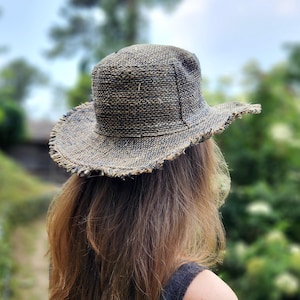 Fashionable Hemp Sun Hat for Women - Protect yourself from the sun&#39;s harmful rays with this eco-friendly hemp sun hat for women.