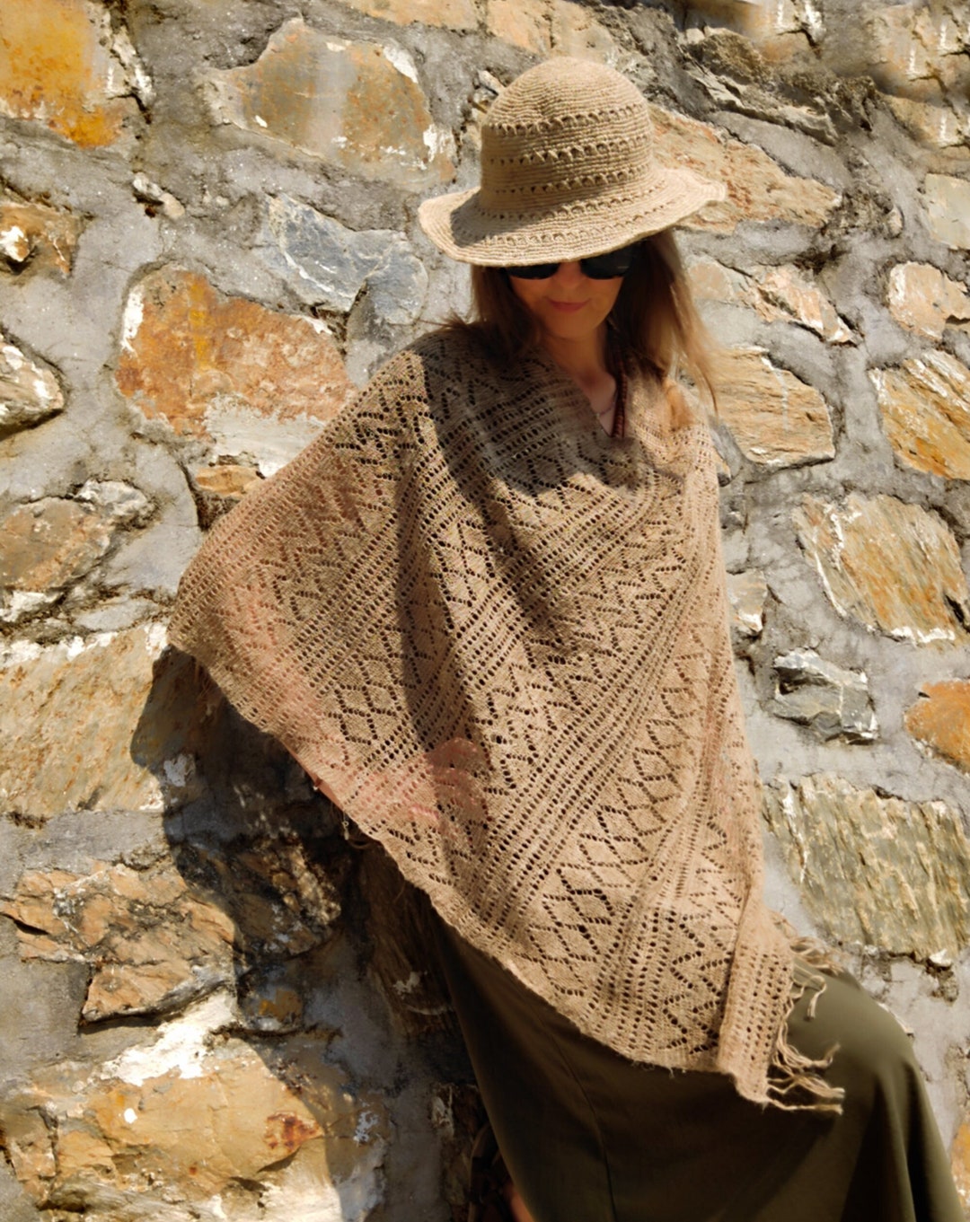 Poncho à capuche style hippie mexicain ethnique coton Gheri - Taille Unique Poncho à capuche style hippie mexicain ethnique coton Gheri - Taille Unique