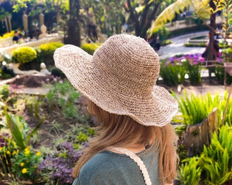 Chapeau de soleil pour femme : chapeau à bord large classique et à la mode pour une protection estivale. Parfait pour l'extérieur, chapeau respectueux de l'environnement en fibre d'ortie.