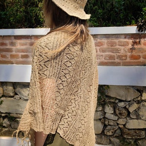 Poncho en ortie fait main : crocheté pour les hippies bohèmes à la recherche d'un style respectueux de l'environnement, conçu pour l'été image 5