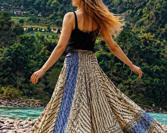 Saia maxi boho em algodão orgânico – Estampa em blocos, floral, leve, estilo deusa do verão