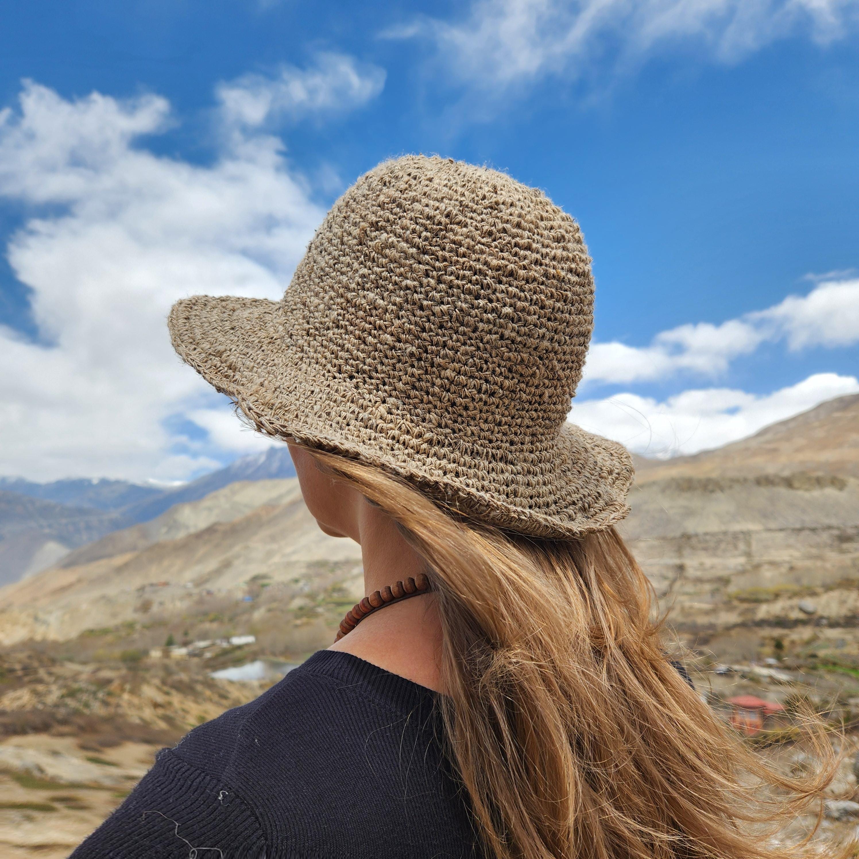 Foldable Crocheted Sunhat: Sustainable Wild Nettle, Handmade for Women. Handgemachter Häkelnettle-Hut
