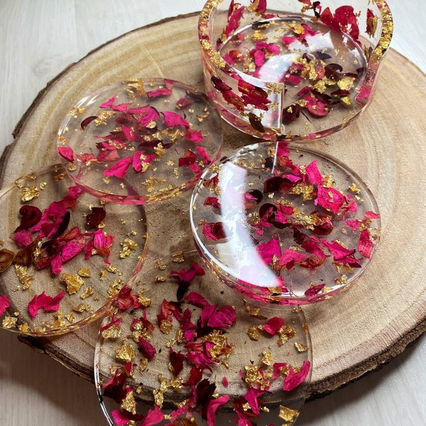 Cup coaster set made of epoxy resin with real rose petals