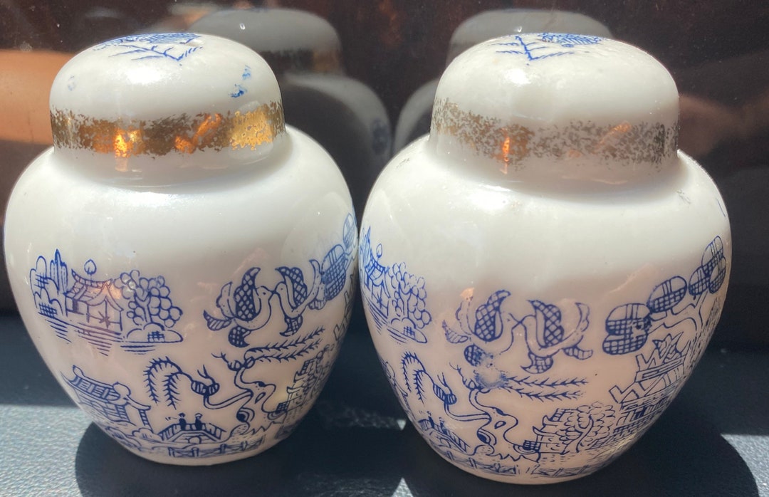 BLUE WILLOW Salt and Pepper Chinese Antique Small Shakers Etsy