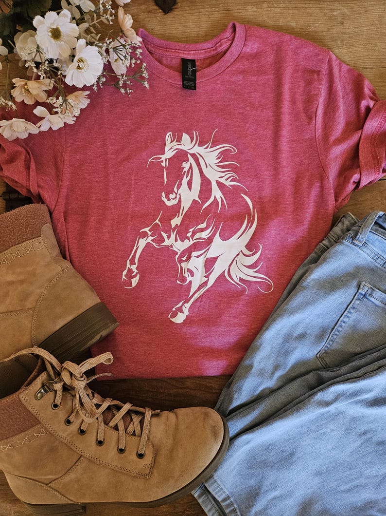 Boho Horse Running T-shirt, Horse Lover Shirts, Equestrian Girl T-shirt, Horse Shirts, Horse Lover Gifts, Unique Gift for Horse Girl zdjęcie 1