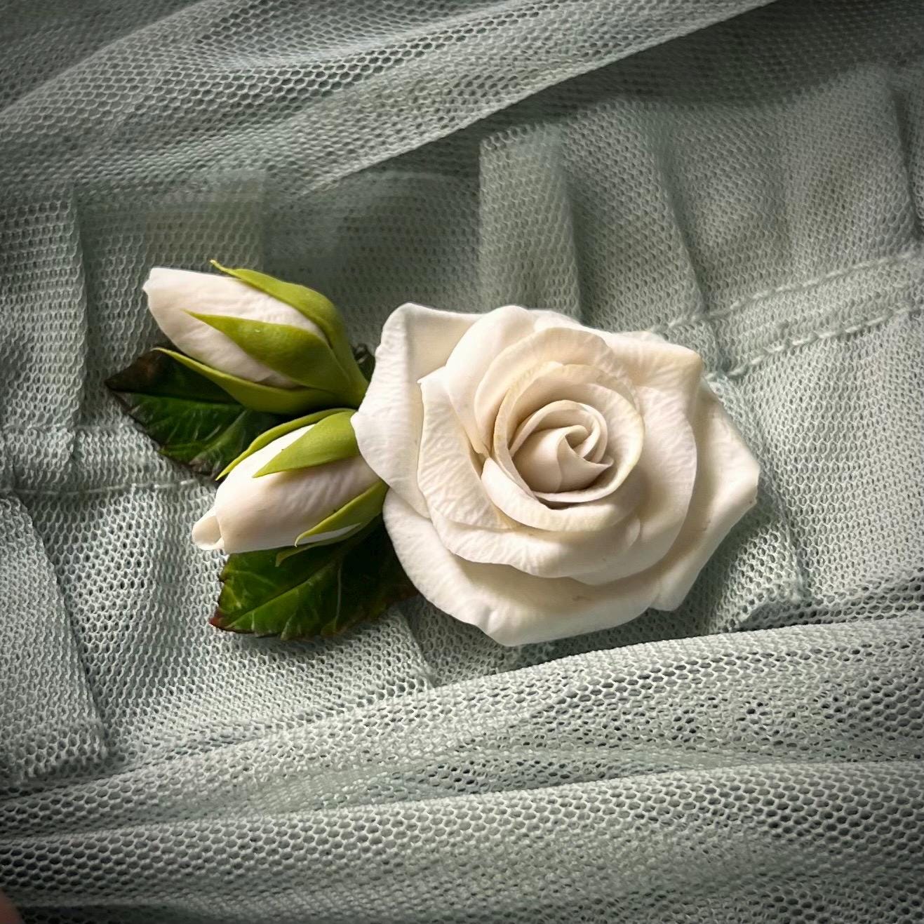 White Rose Hair Clip with Rosebuds, Cold Porcelain Flower Hair Clip, Bridal Rose Hair Accessory, Wedding Hair Clip, Ivory Floral Hair Piece