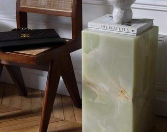 Groene onyx plint, moderne bijzettafel, displayvoetstuk