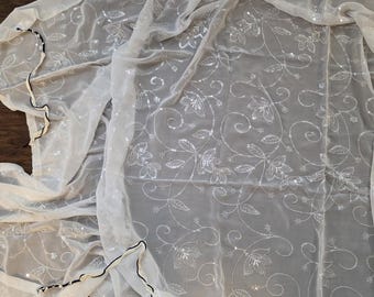 Chal de oración Tallit de Remnant Bride con Tzitzit y flecos de cuentas.