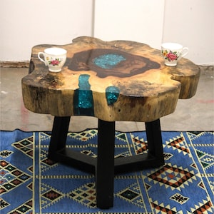 Tamarind tree and Resin Coffee Table - Aqua - Handmade