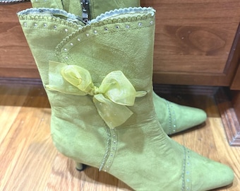 Amanda Lime Green Faux Suede Bow Rhinestone Kitten Heel Boots 10M