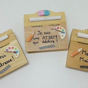 Caja de escritorio escolar decorada para el profesor, maestro o ATSEM como regalo de fin de curso escolar