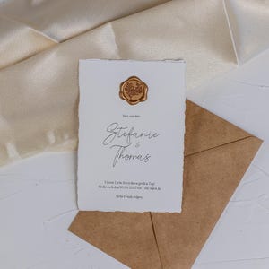 Save the Date Karte – edel & zeitlos – Handgefertigt auf Büttenpapier mit Wachssiegel