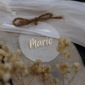 Personalisierter Acrylanhänger mit Namen – perfekt als Gastgeschenk, Platzkarte oder Geschenkidee