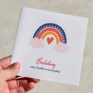 Taufeinladung mit Regenbogen – Fröhliche und bunte Taufkarte | Individuell gestaltbar für Mädchen & Jungen
