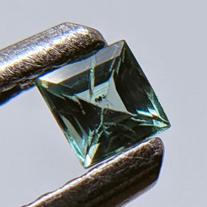 Natural color change alexandrite from Ural mountains (Russia).