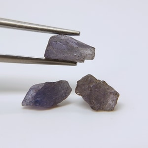 Set of 3 of tanzanite crystals from Tanzania