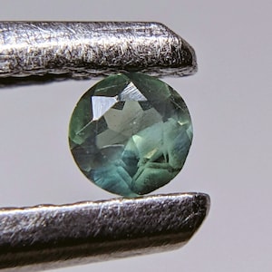 Natural color change alexandrite from Ceylon (Sri Lanka).